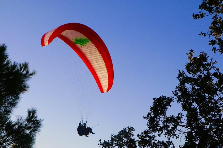 Paragliding Harissa