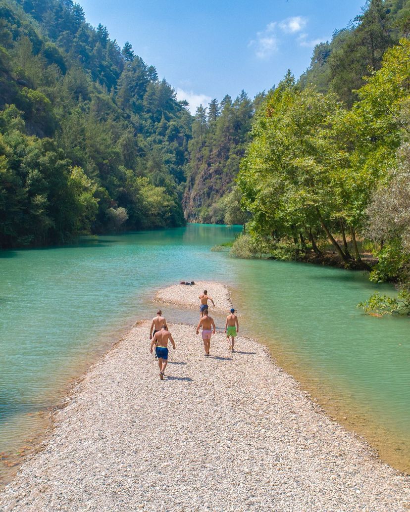 Chouwen Lake Hiking And Swimming