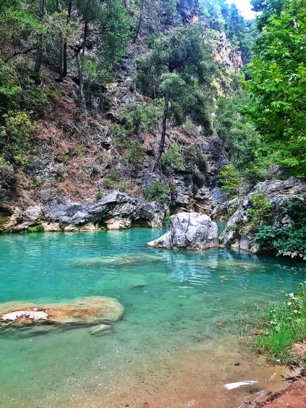 Chouwen Lake Hiking And Swimming